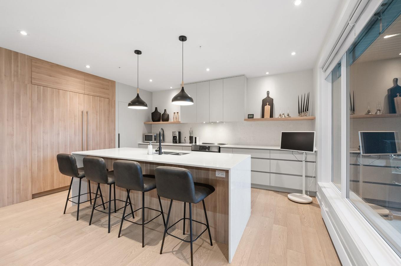 Cuisine - A-144 Ch. Du Tour-Du-Lac, Sainte-Agathe-Des-Monts, QC - Indoor Photo Showing Kitchen With Upgraded Kitchen