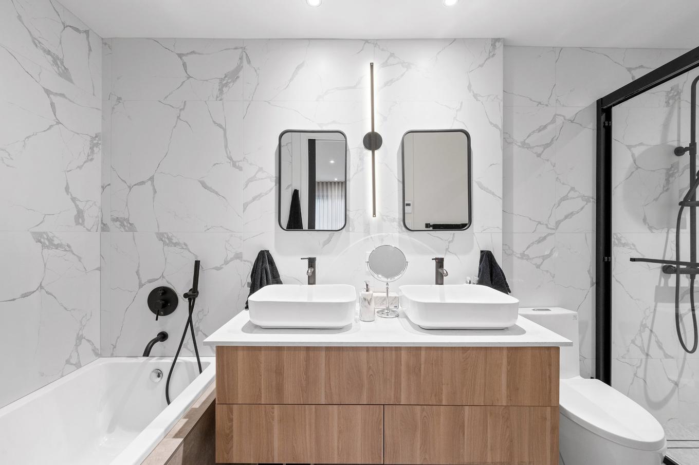 Salle de bains attenante à la CCP - A-144 Ch. Du Tour-Du-Lac, Sainte-Agathe-Des-Monts, QC - Indoor Photo Showing Bathroom