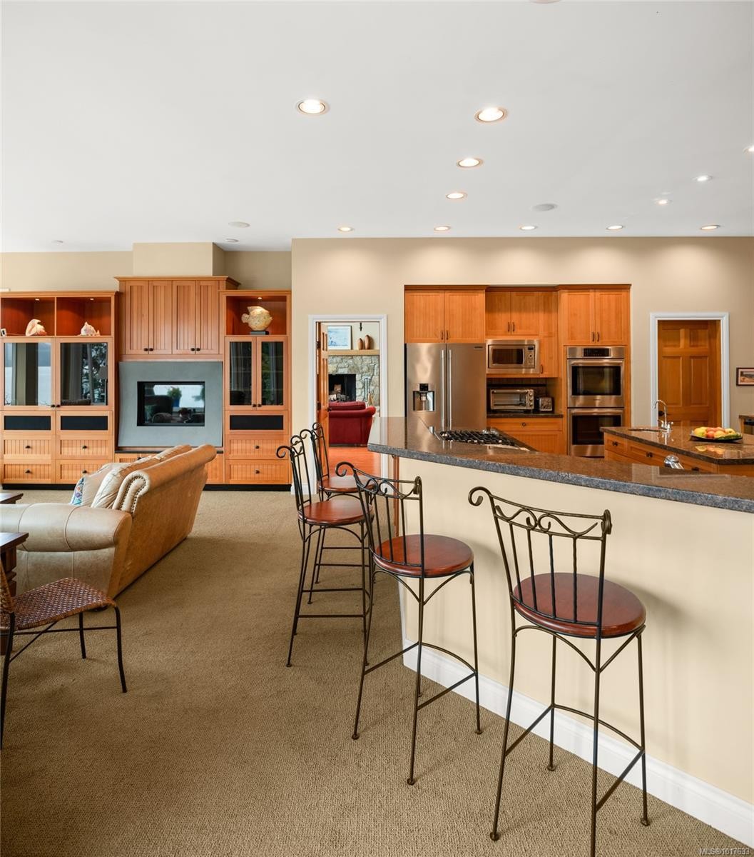 8338 West Saanich Rd, Central Saanich, BC