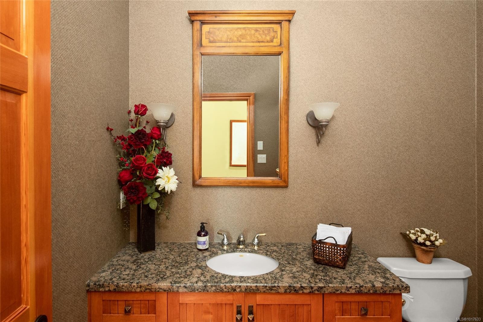 8338 West Saanich Rd, Central Saanich, BC