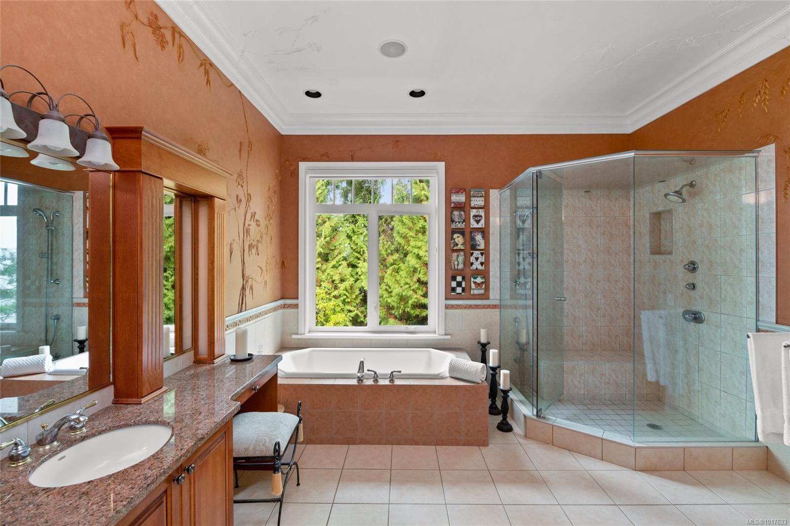 8338 West Saanich Rd, Central Saanich, BC