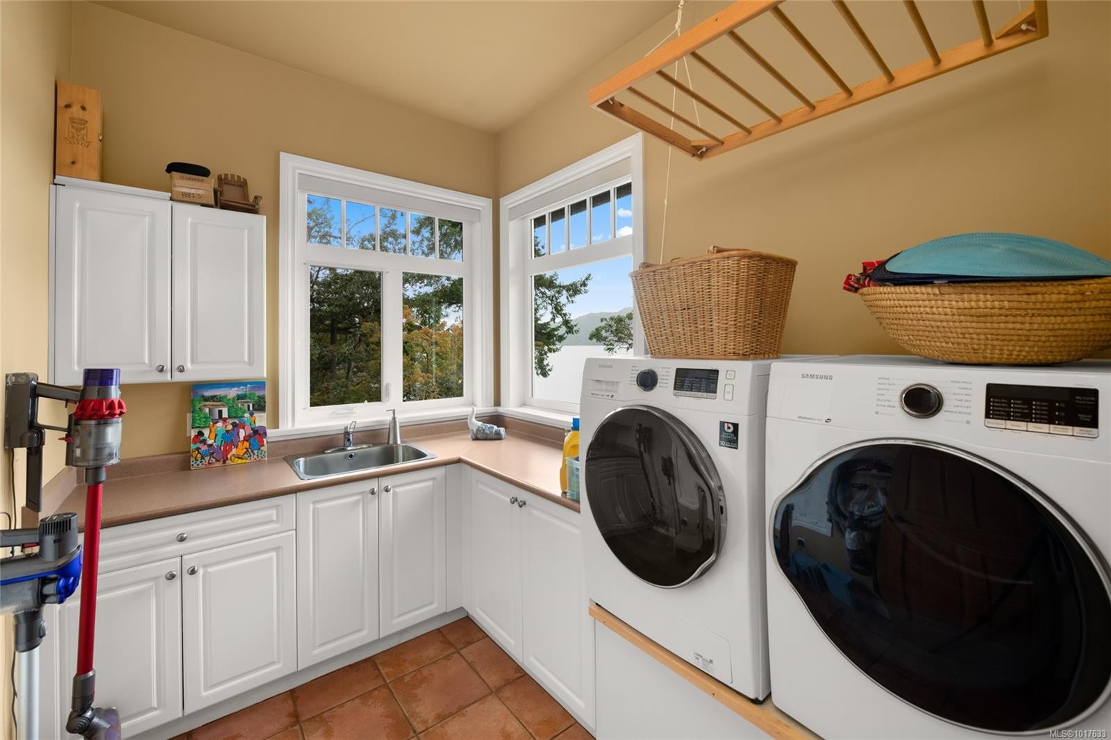 8338 West Saanich Rd, Central Saanich, BC