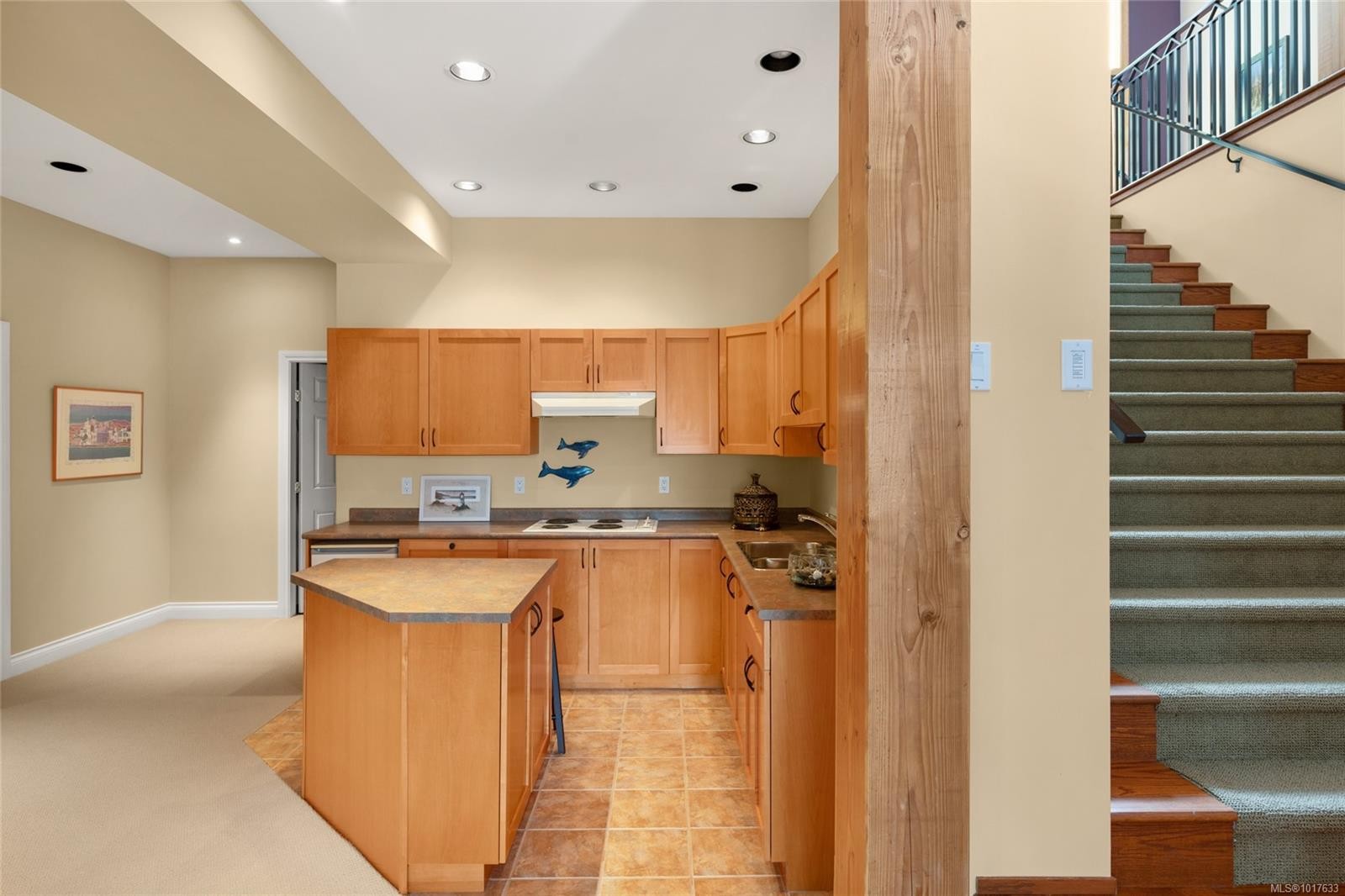 8338 West Saanich Rd, Central Saanich, BC