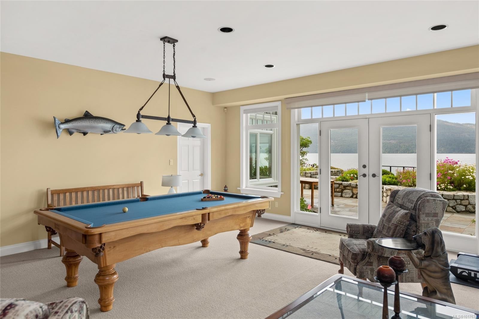 8338 West Saanich Rd, Central Saanich, BC