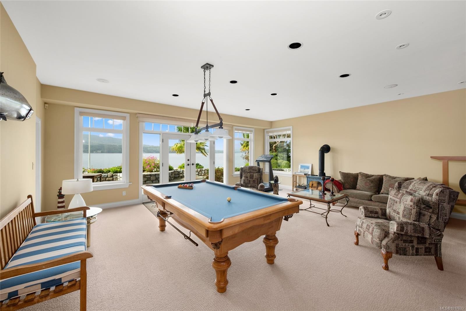 8338 West Saanich Rd, Central Saanich, BC