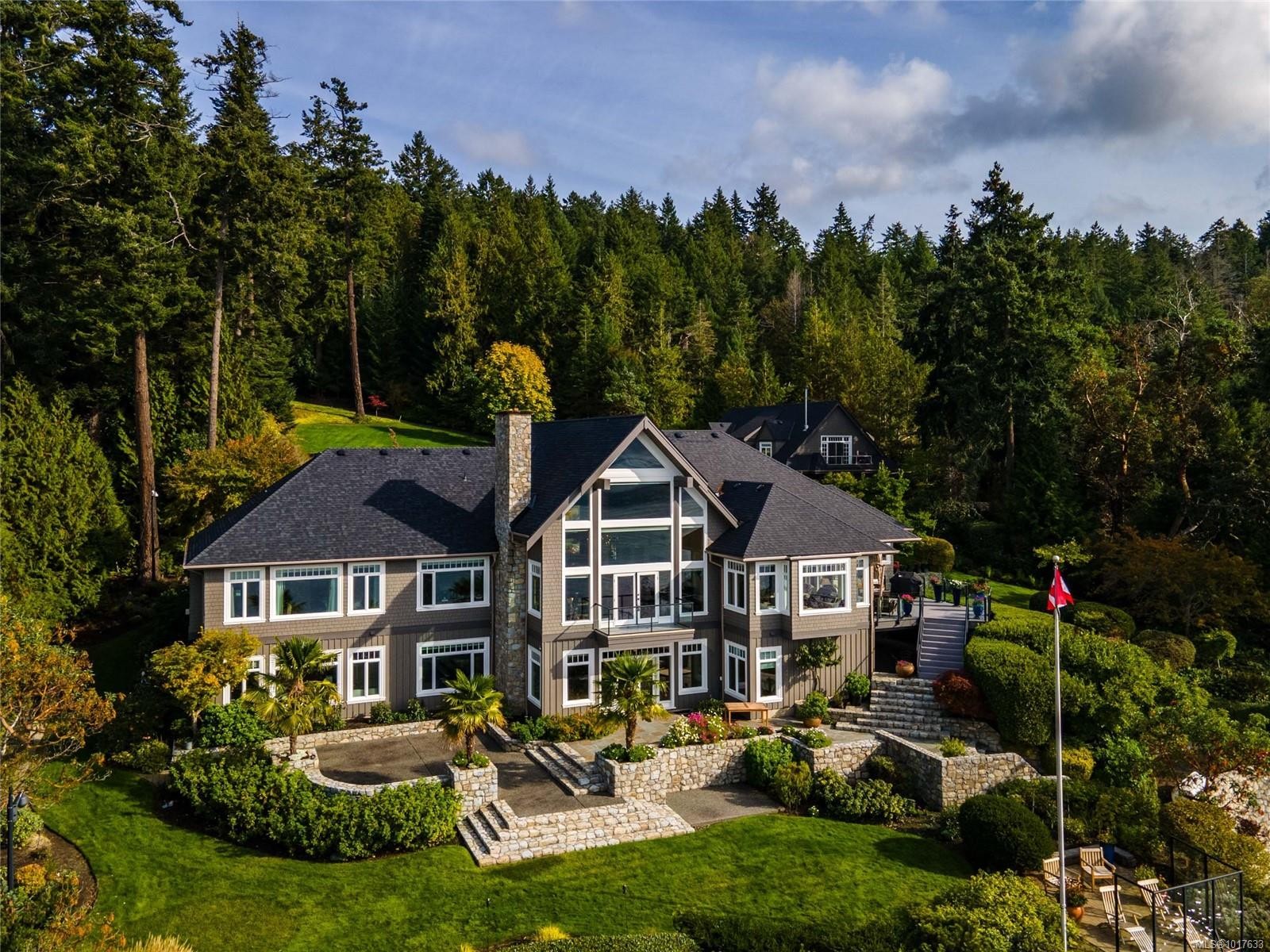 8338 West Saanich Rd, Central Saanich, BC