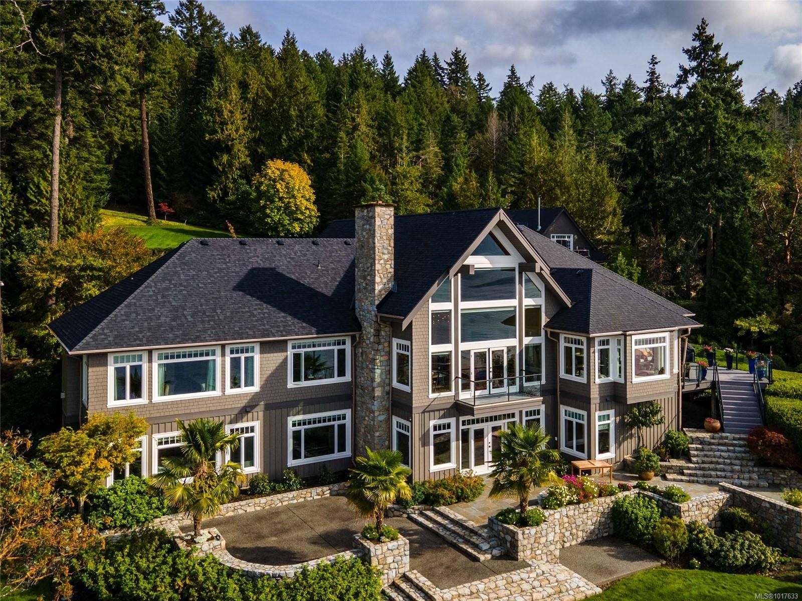 8338 West Saanich Rd, Central Saanich, BC