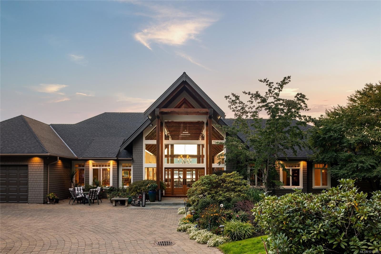 8338 West Saanich Rd, Central Saanich, BC