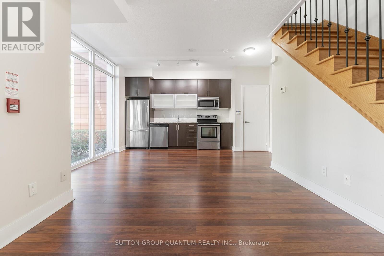 Th111 - 90 Stadium Road, Toronto, ON - Indoor