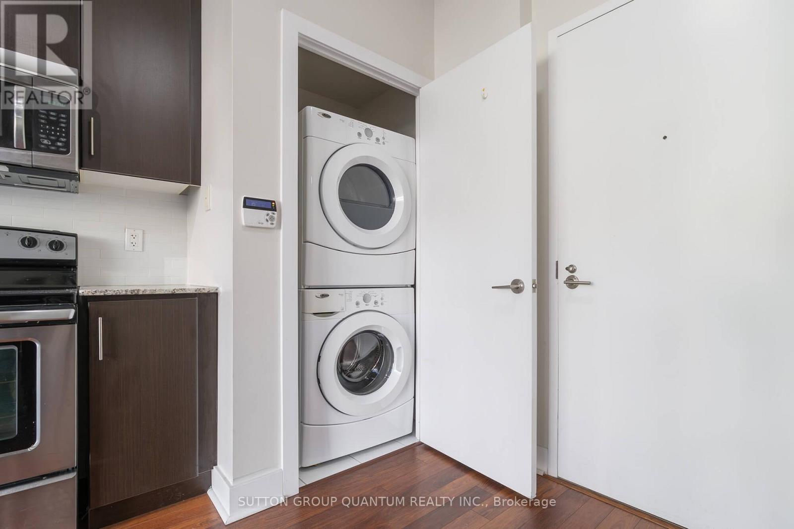 Th111 - 90 Stadium Road, Toronto, ON - Indoor Photo Showing Laundry Room