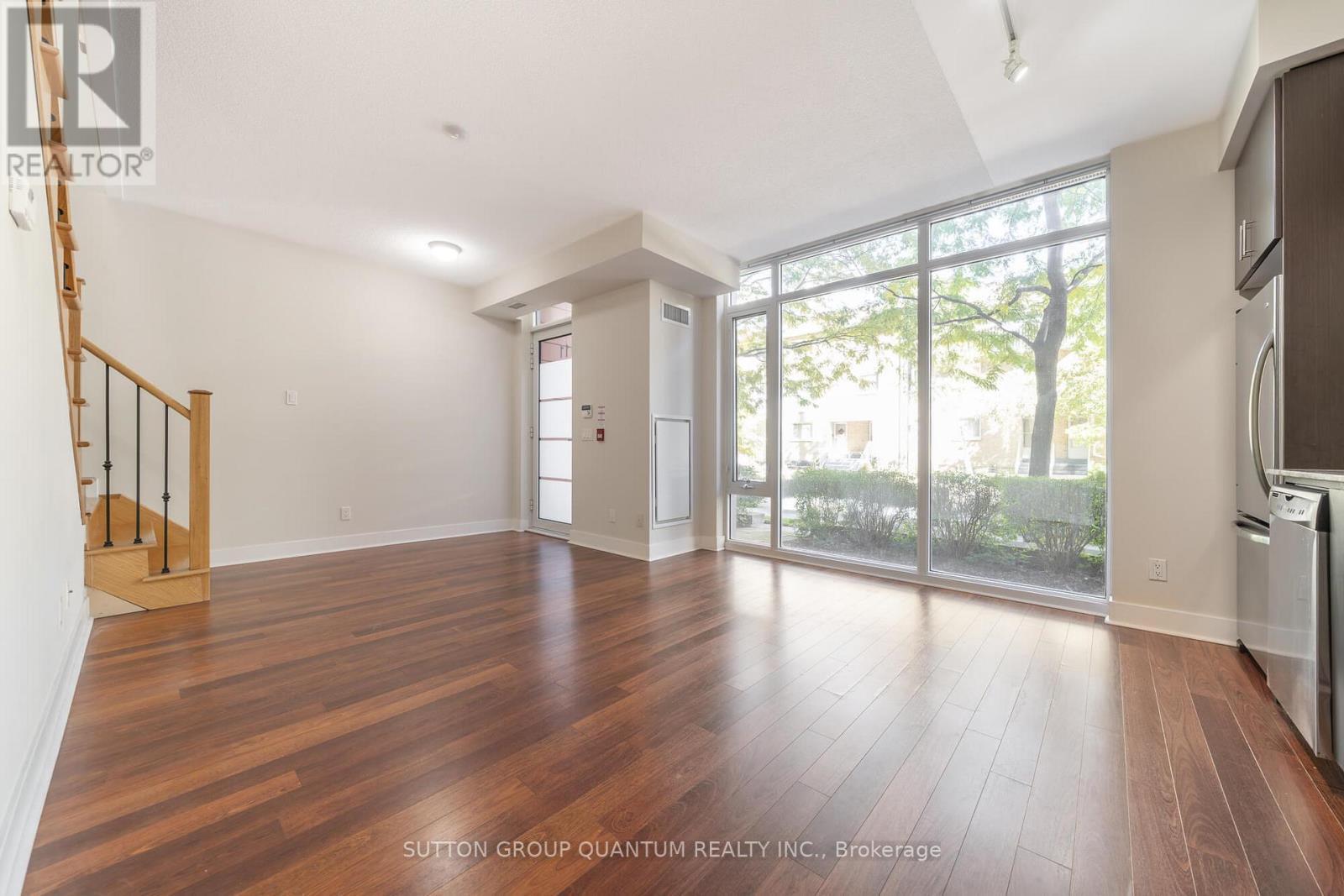 Th111 - 90 Stadium Road, Toronto, ON - Indoor