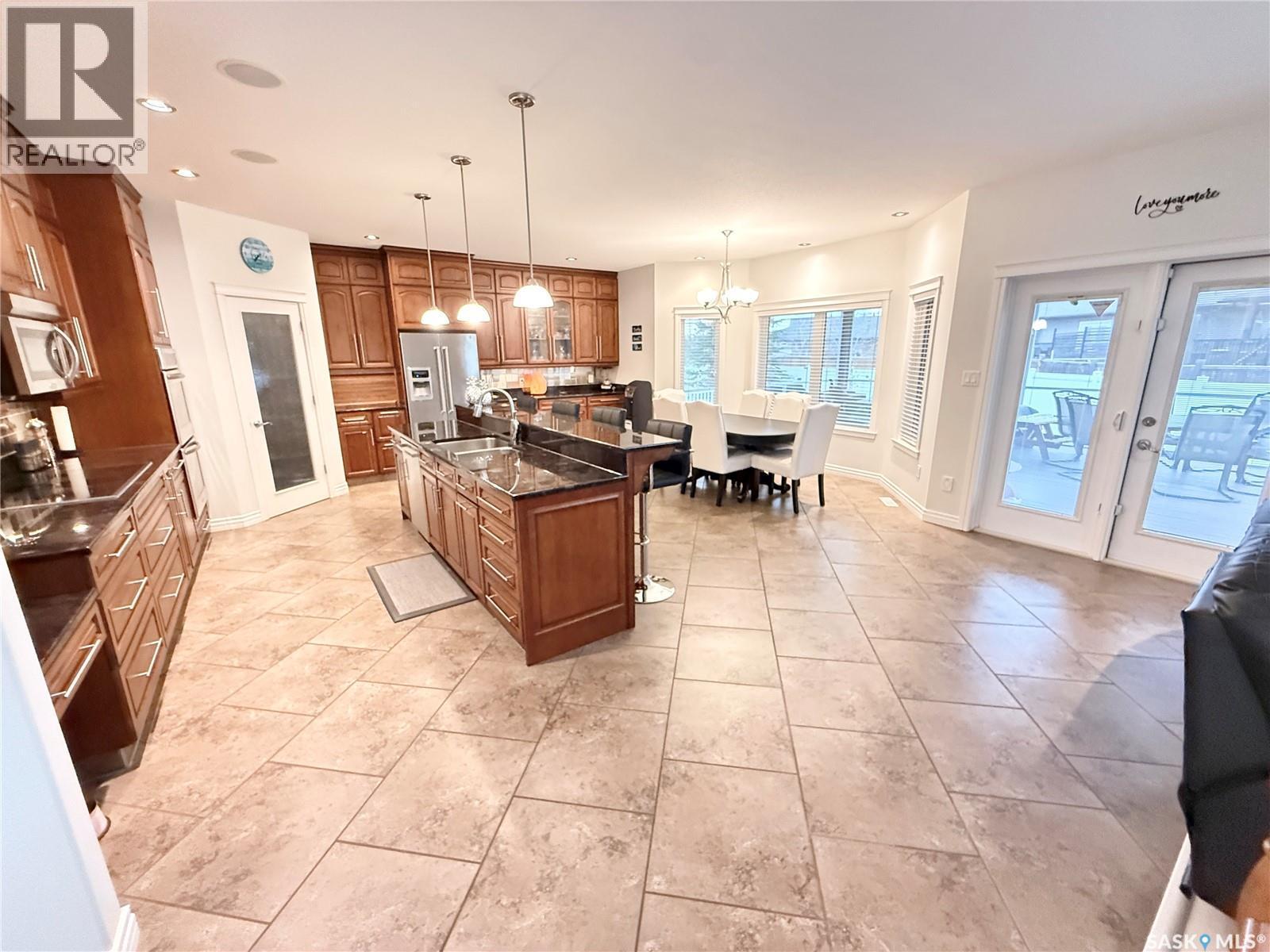 1845 Gordon Miles Place, Weyburn, SK - Indoor