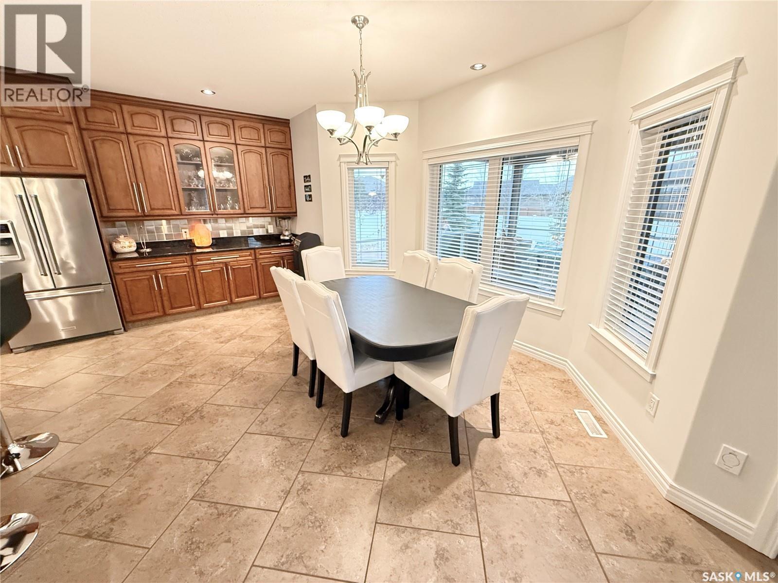 1845 Gordon Miles Place, Weyburn, SK - Indoor Photo Showing Dining Room
