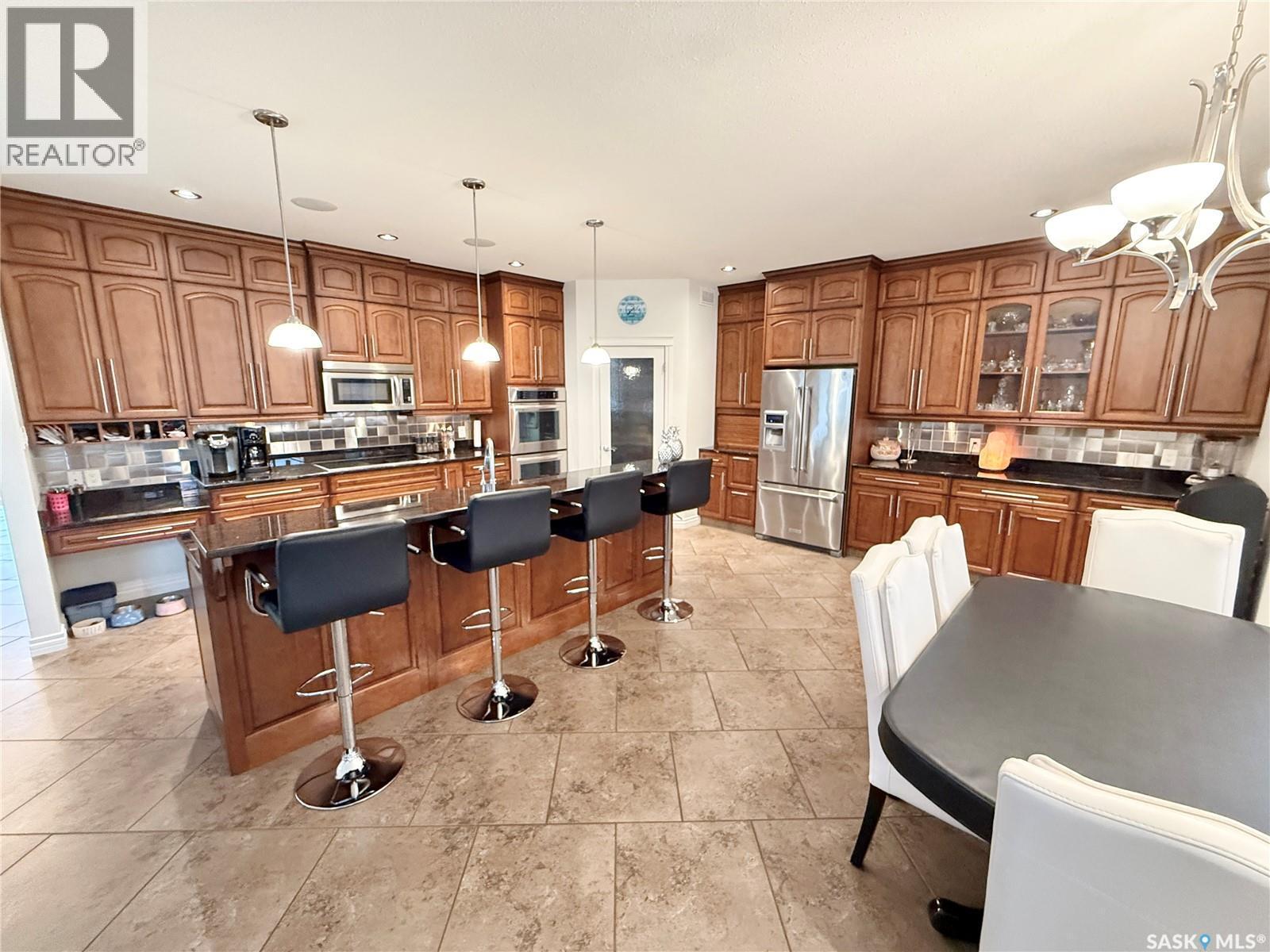 1845 Gordon Miles Place, Weyburn, SK - Indoor