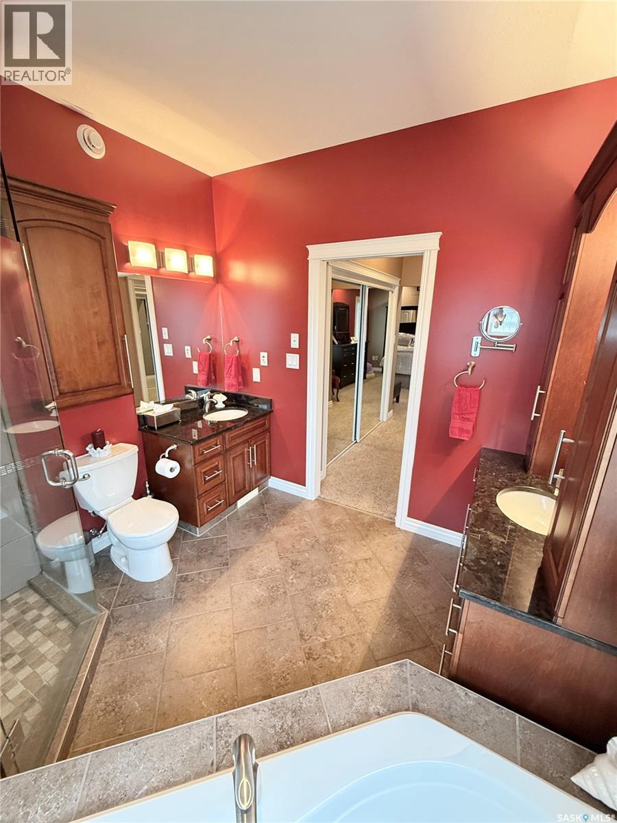 1845 Gordon Miles Place, Weyburn, SK - Indoor Photo Showing Bathroom