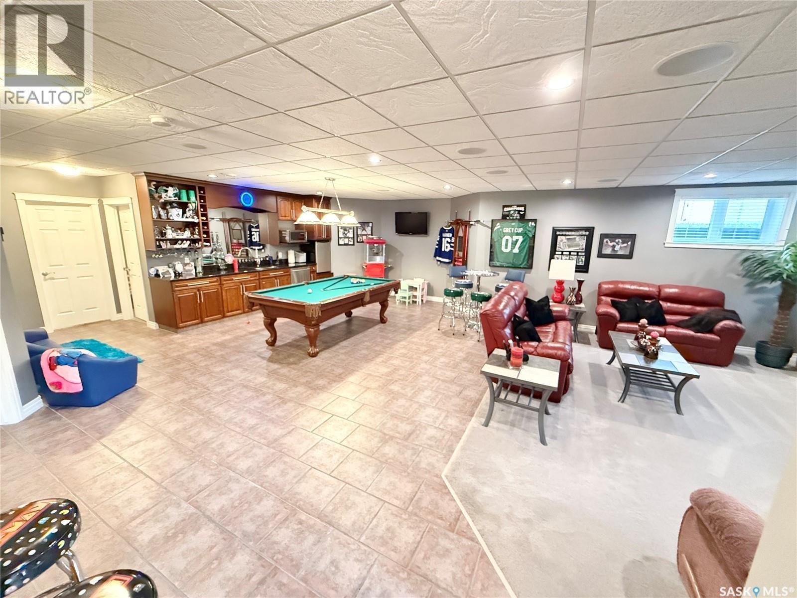 1845 Gordon Miles Place, Weyburn, SK - Indoor