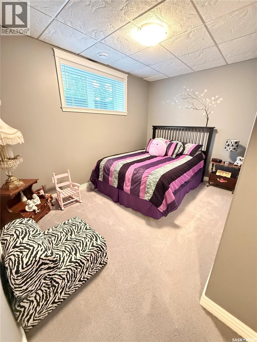 1845 Gordon Miles Place, Weyburn, SK - Indoor Photo Showing Bedroom