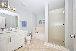 Ensuite bath -