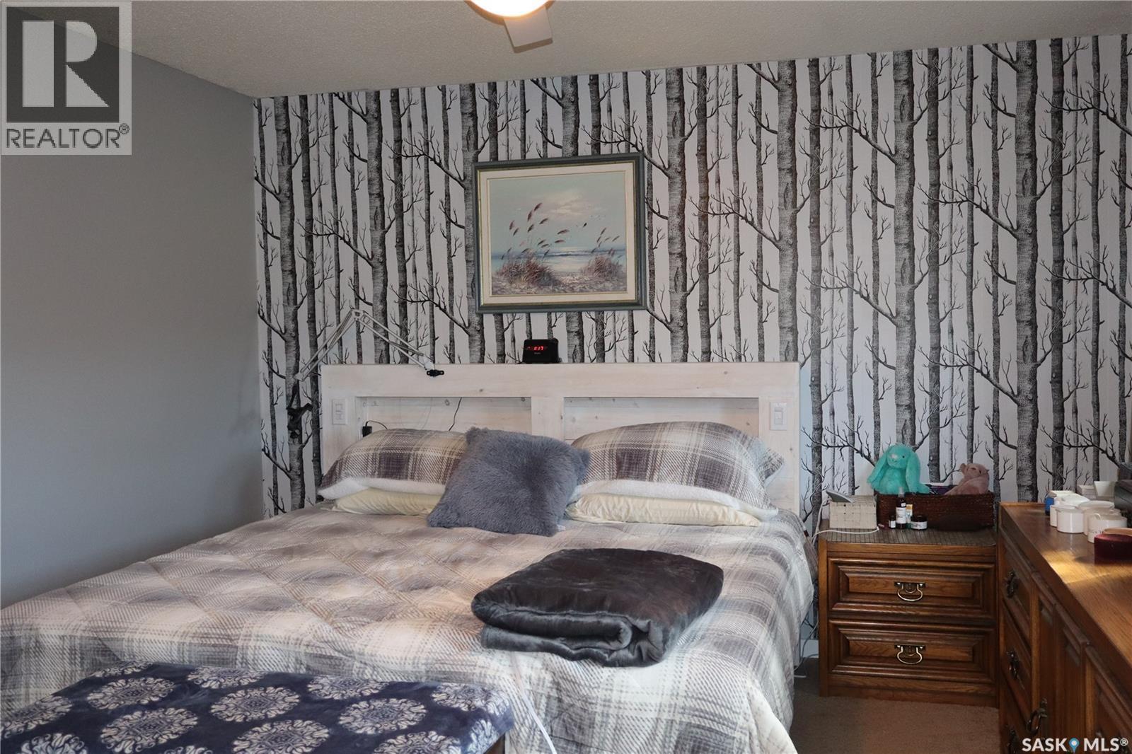 310 2Nd Avenue S, Rockglen, SK - Indoor Photo Showing Bedroom