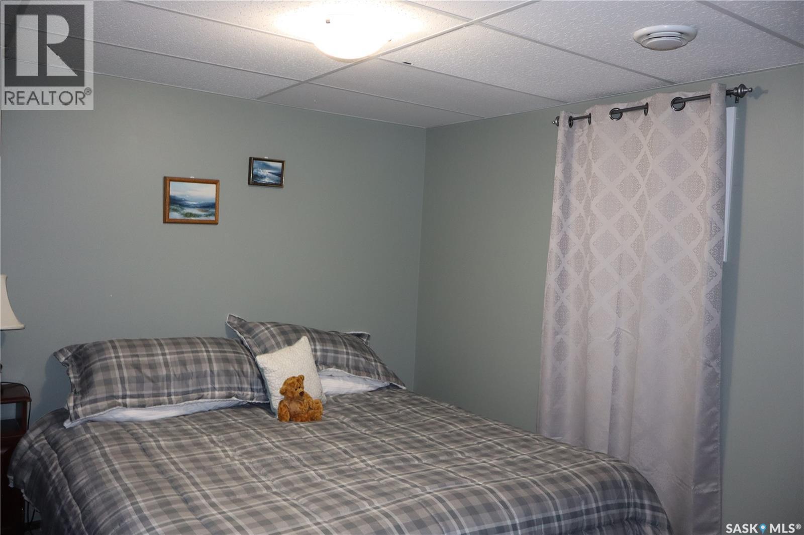 310 2Nd Avenue S, Rockglen, SK - Indoor Photo Showing Bedroom