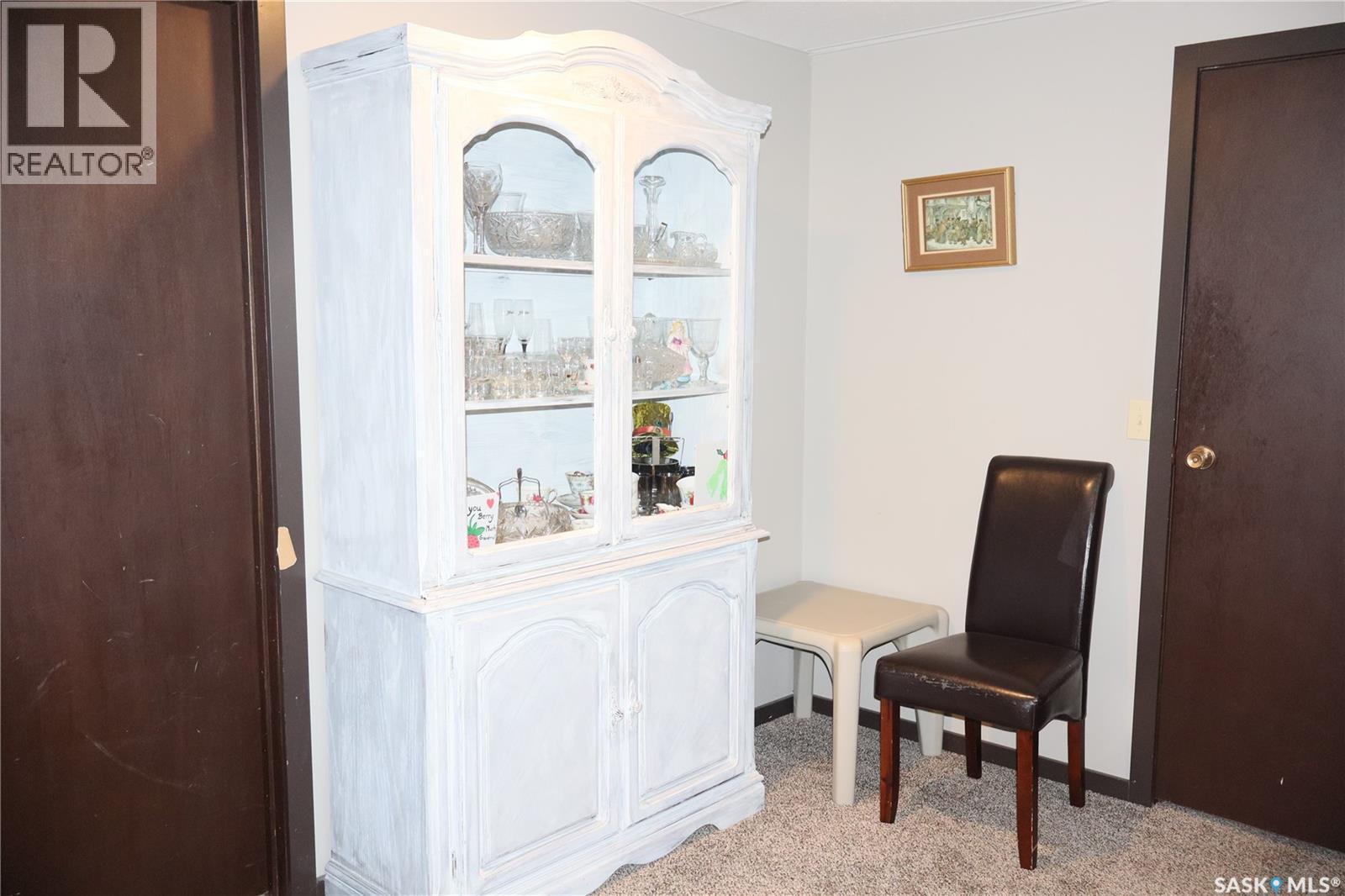 310 2Nd Avenue S, Rockglen, SK - Indoor