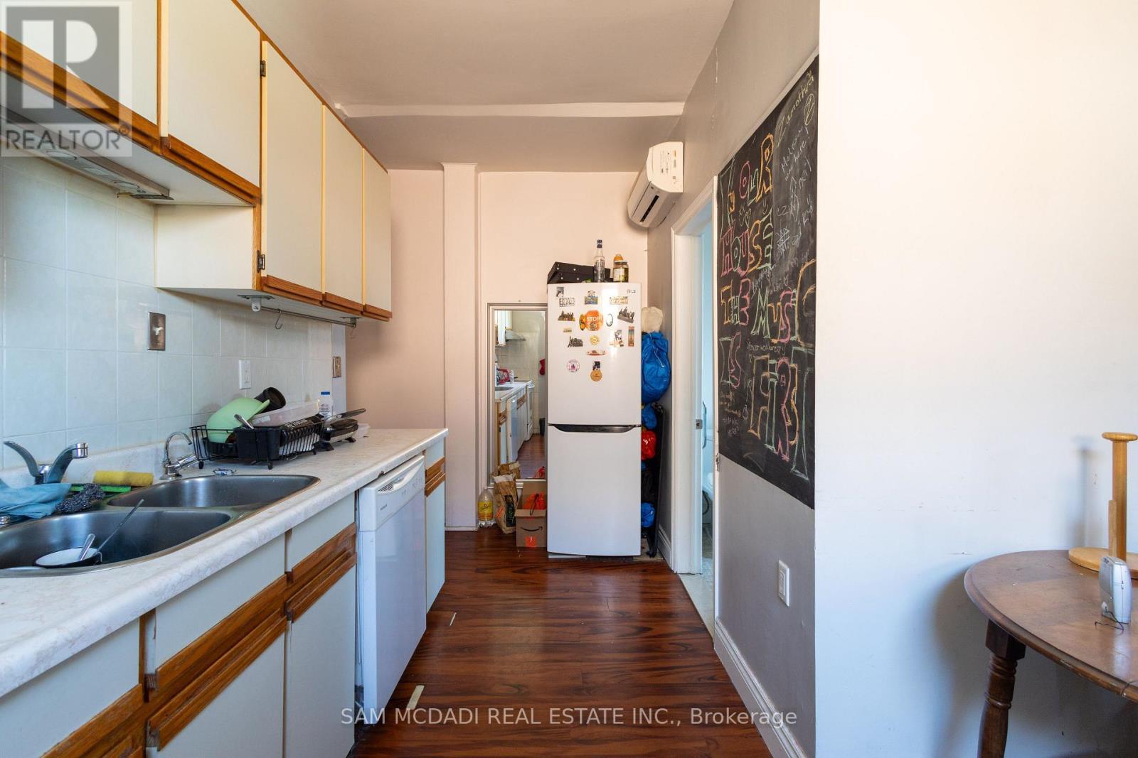 1212 Dufferin Street, Toronto, ON