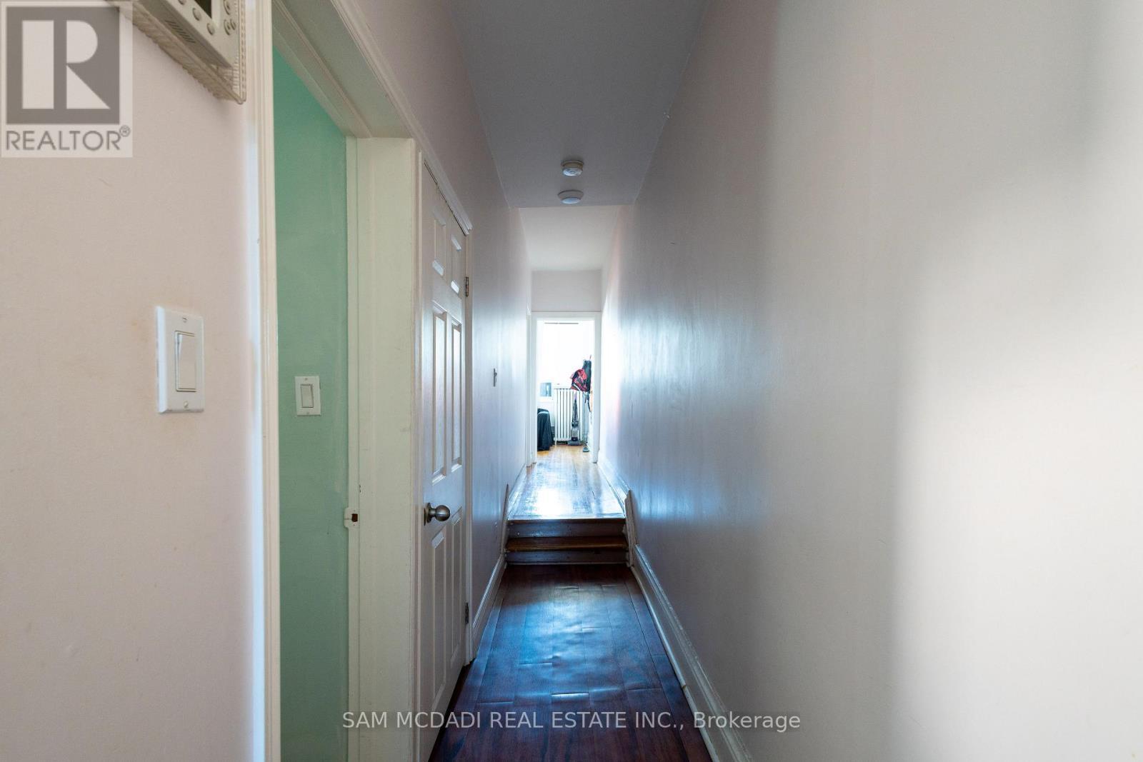 1212 Dufferin Street, Toronto, ON