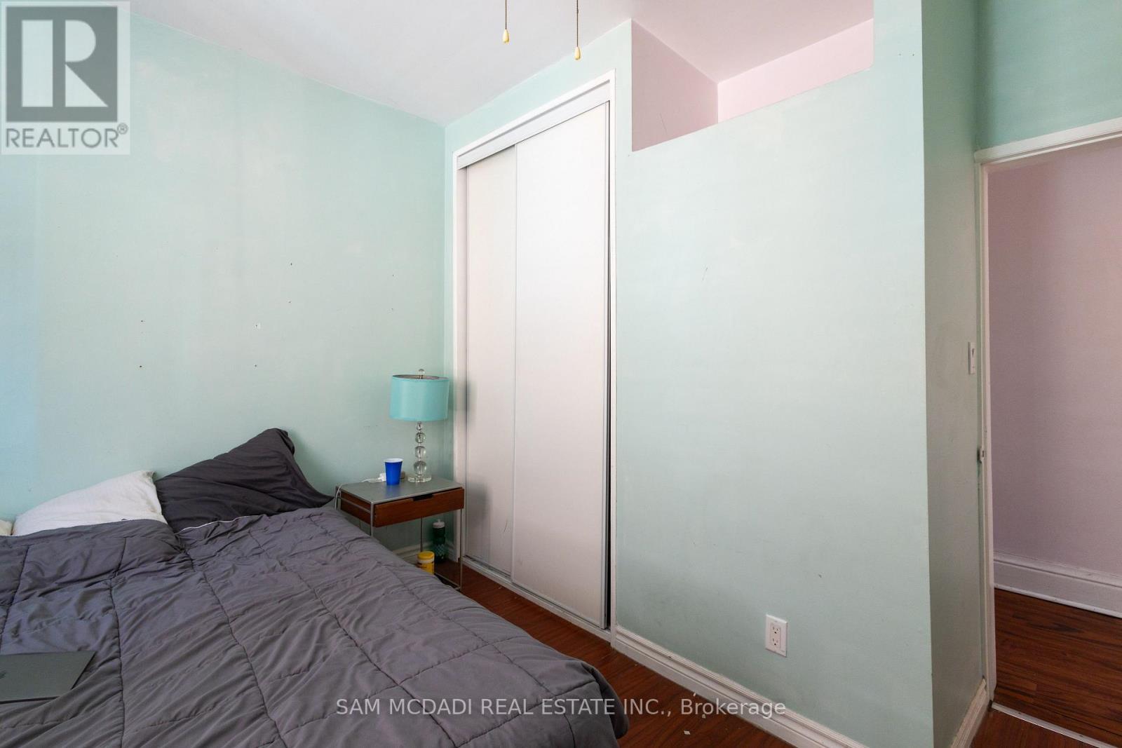 1212 Dufferin Street, Toronto, ON