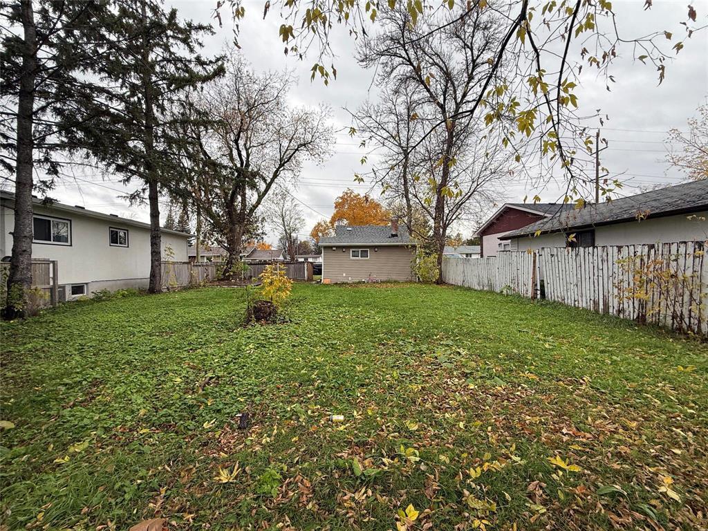 626 4Th Street Nw, Portage La Prairie, MB - Outdoor