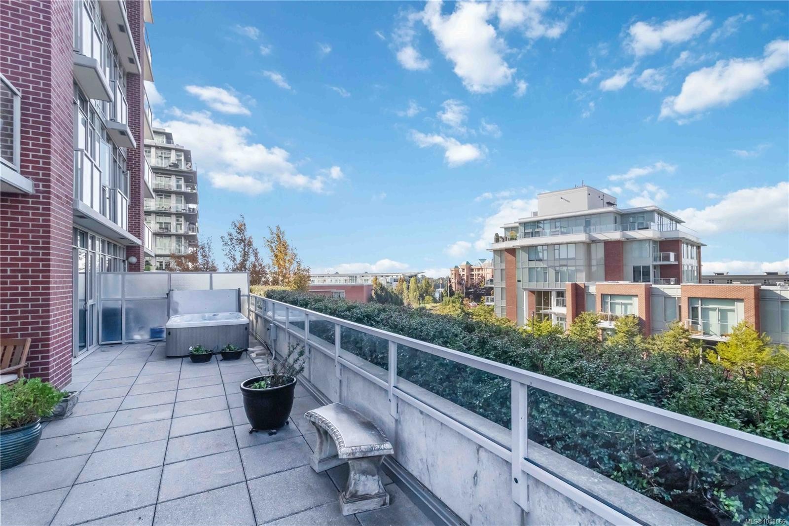 303-83 Saghalie Rd, Victoria, BC - Outdoor