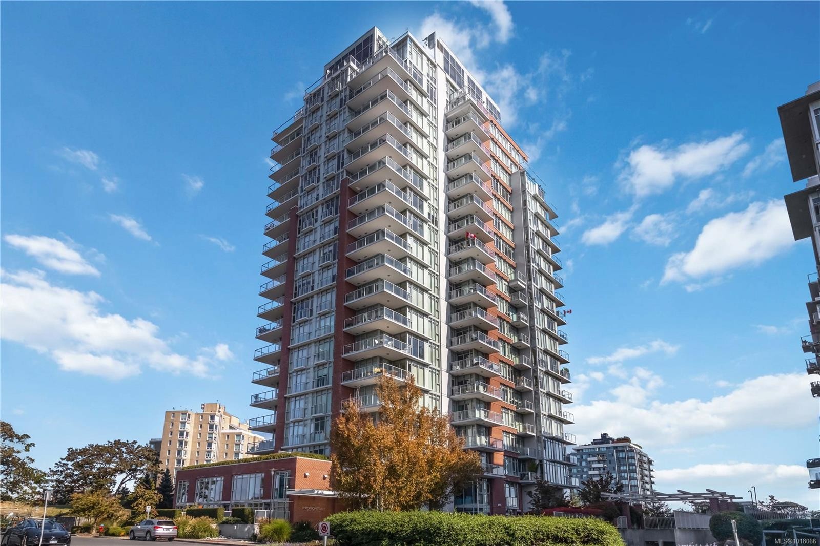 303-83 Saghalie Rd, Victoria, BC - Outdoor With Facade