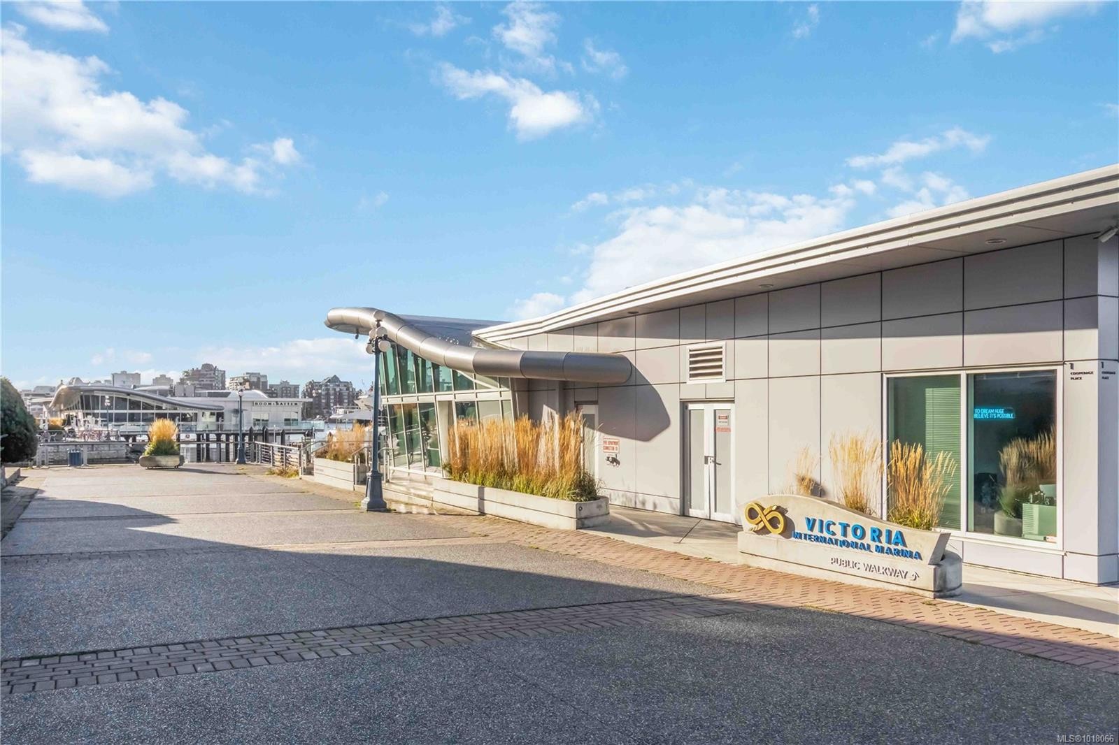 303-83 Saghalie Rd, Victoria, BC - Outdoor