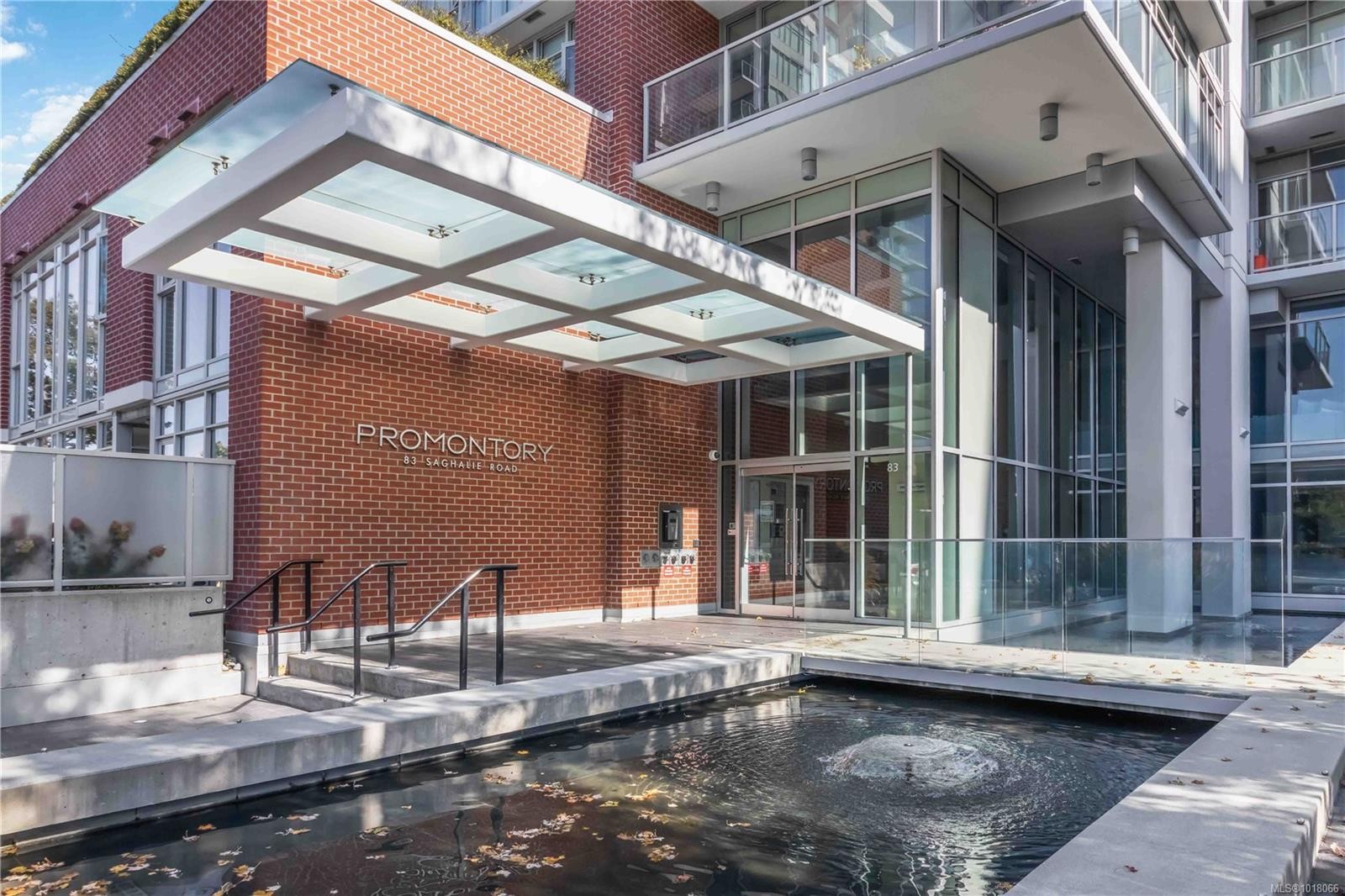 303-83 Saghalie Rd, Victoria, BC - Outdoor With Exterior