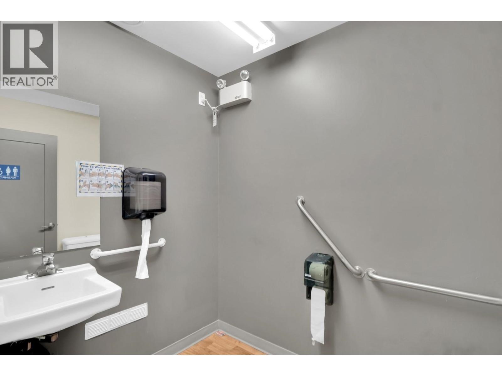 5672 Cowrie Street, Sechelt, BC