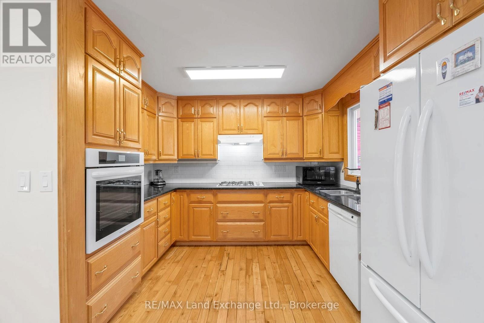 401 Winnebago Road, Huron-Kinloss, ON - Indoor Photo Showing Kitchen
