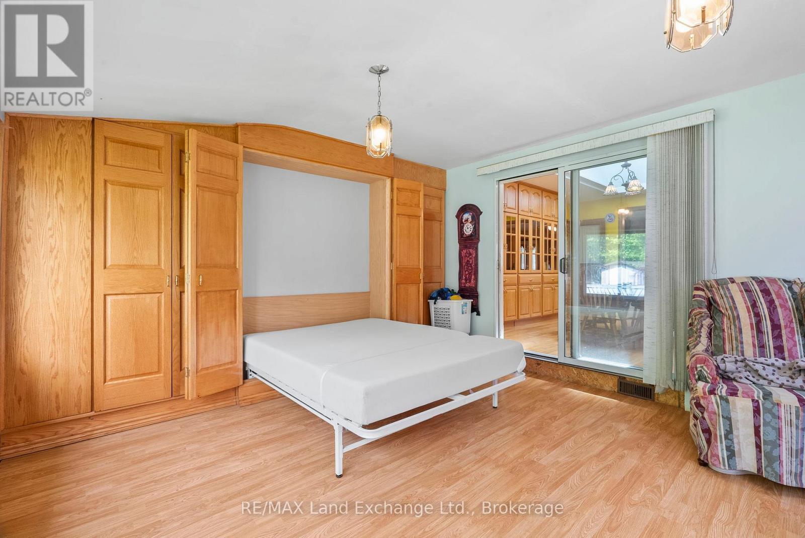401 Winnebago Road, Huron-Kinloss, ON - Indoor Photo Showing Bedroom