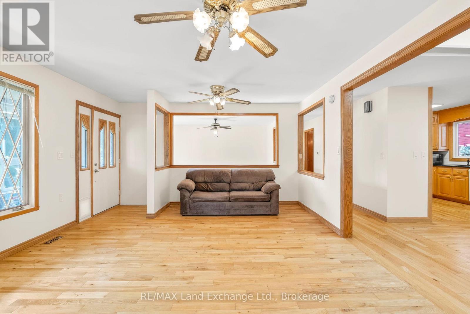401 Winnebago Road, Huron-Kinloss, ON - Indoor Photo Showing Other Room