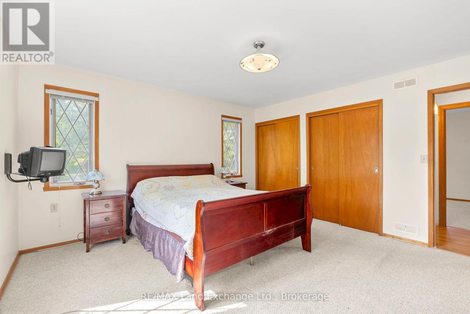 401 Winnebago Road, Huron-Kinloss, ON - Indoor Photo Showing Bedroom