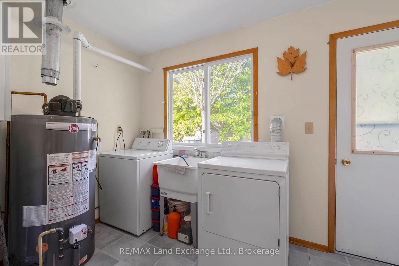 401 Winnebago Road, Huron-Kinloss, ON - Indoor Photo Showing Laundry Room
