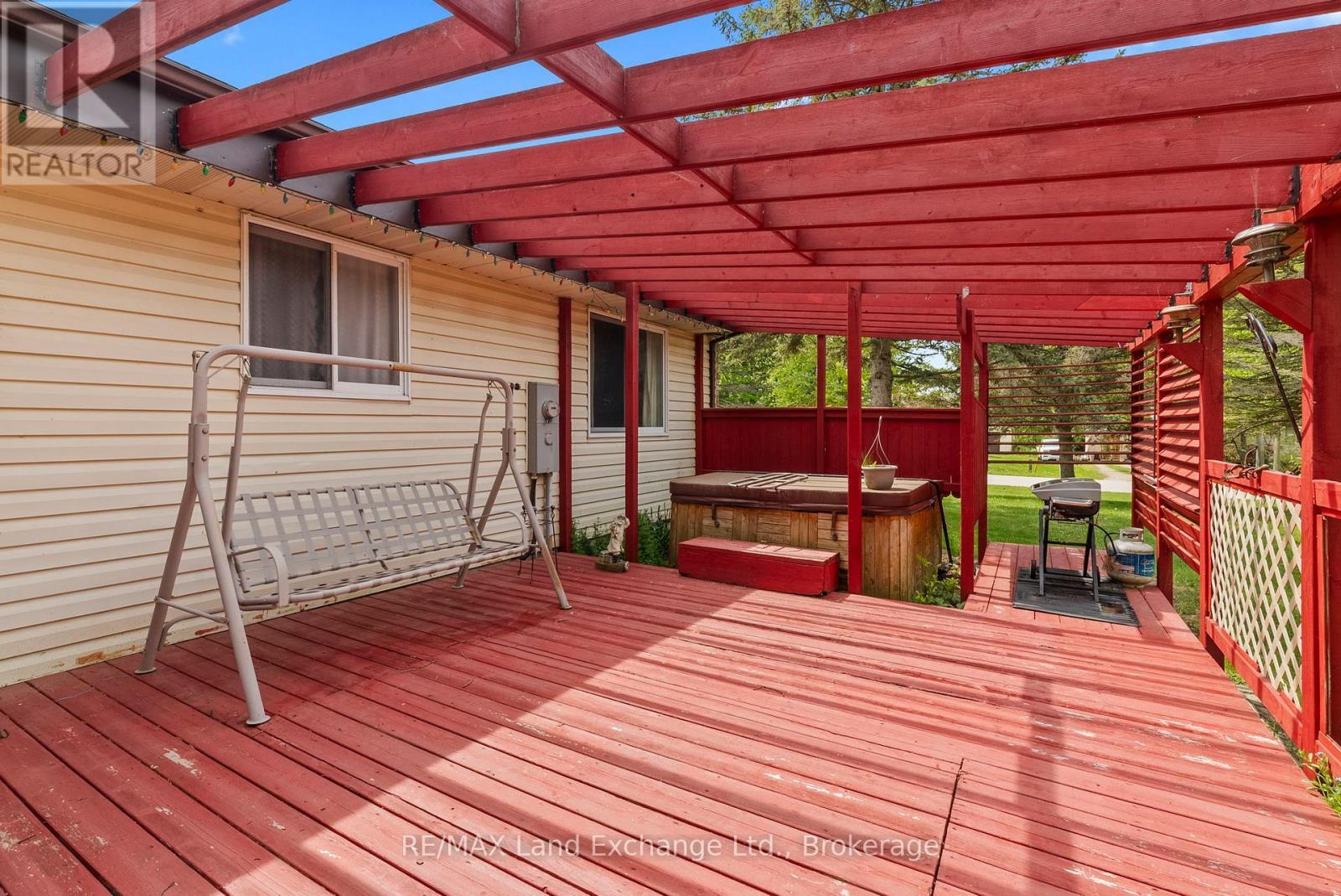 401 Winnebago Road, Huron-Kinloss, ON - Outdoor With Deck Patio Veranda With Exterior