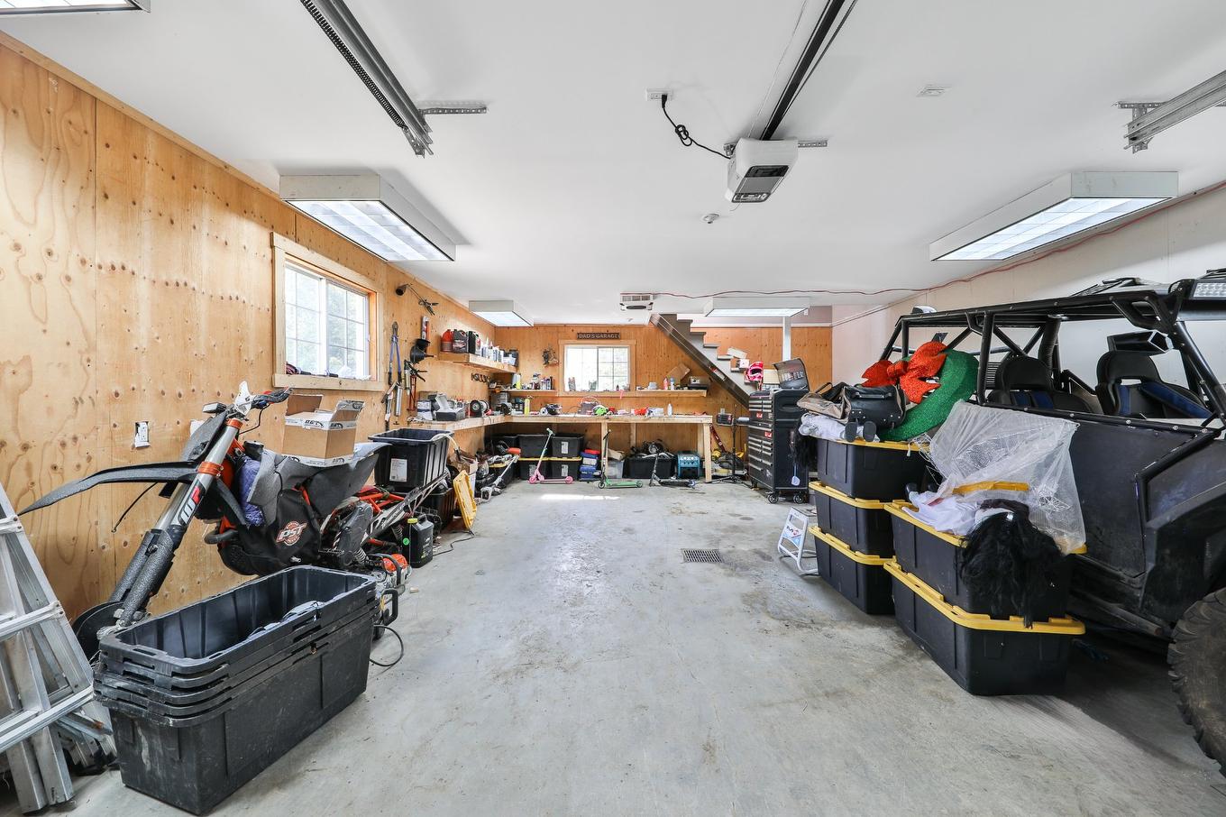 Garage - 555 Mtée Gagnon, Sainte-Marguerite-Du-Lac-Masson, QC - Indoor Photo Showing Garage