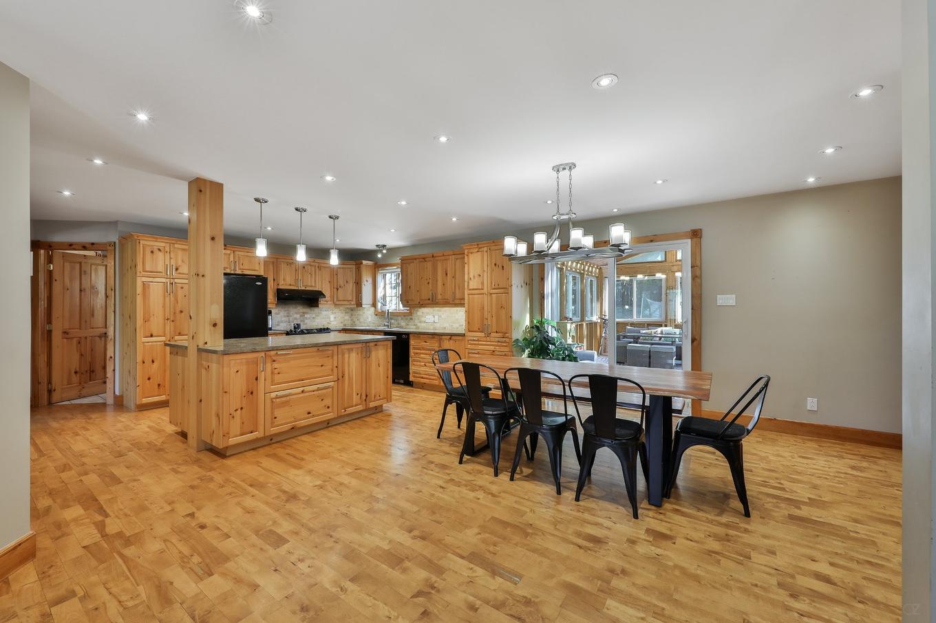 Cuisine - 555 Mtée Gagnon, Sainte-Marguerite-Du-Lac-Masson, QC - Indoor