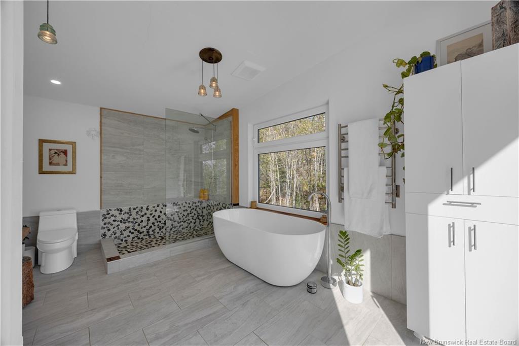 478 Fundy Dr, Wilsons Beach, NB