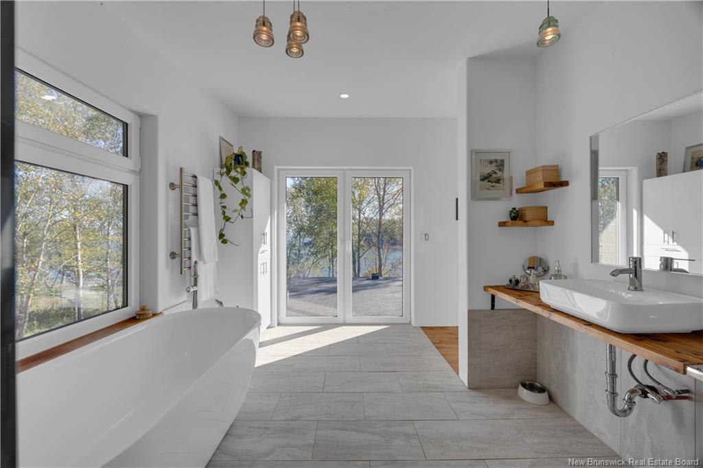 478 Fundy Dr, Wilsons Beach, NB