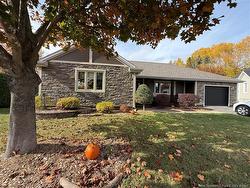 125 Fairview CRT Bathurst, NB E2A 4X5