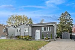 40 Boul. des Champs-Fleuris La Prairie, QC J5R 3Y8