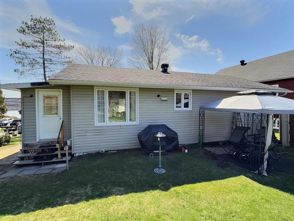 Face arrière - 235 Rue Monseigneur-Vel, Magog, QC - Outdoor