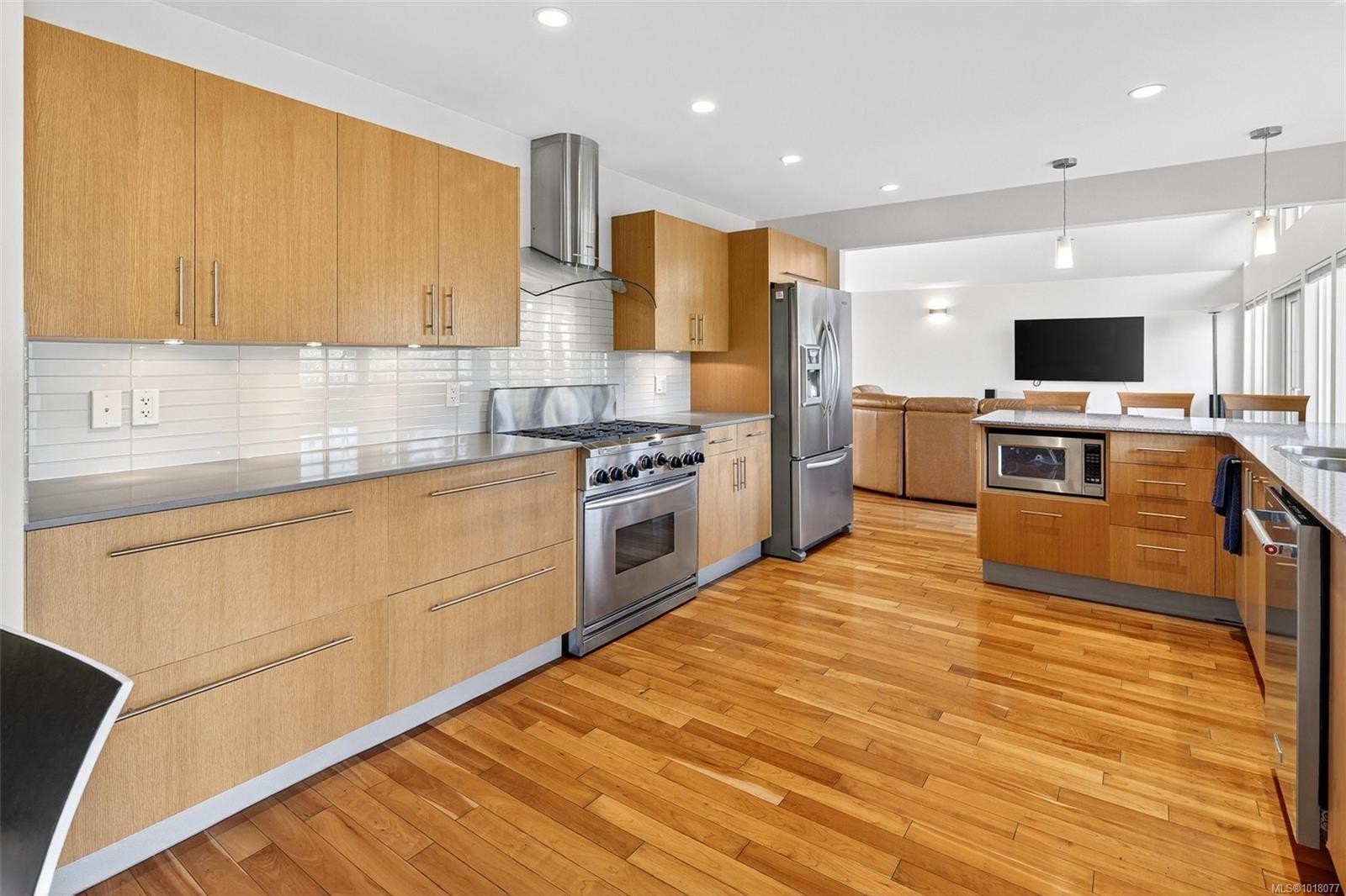 2200 Aldeane Ave, Colwood, BC