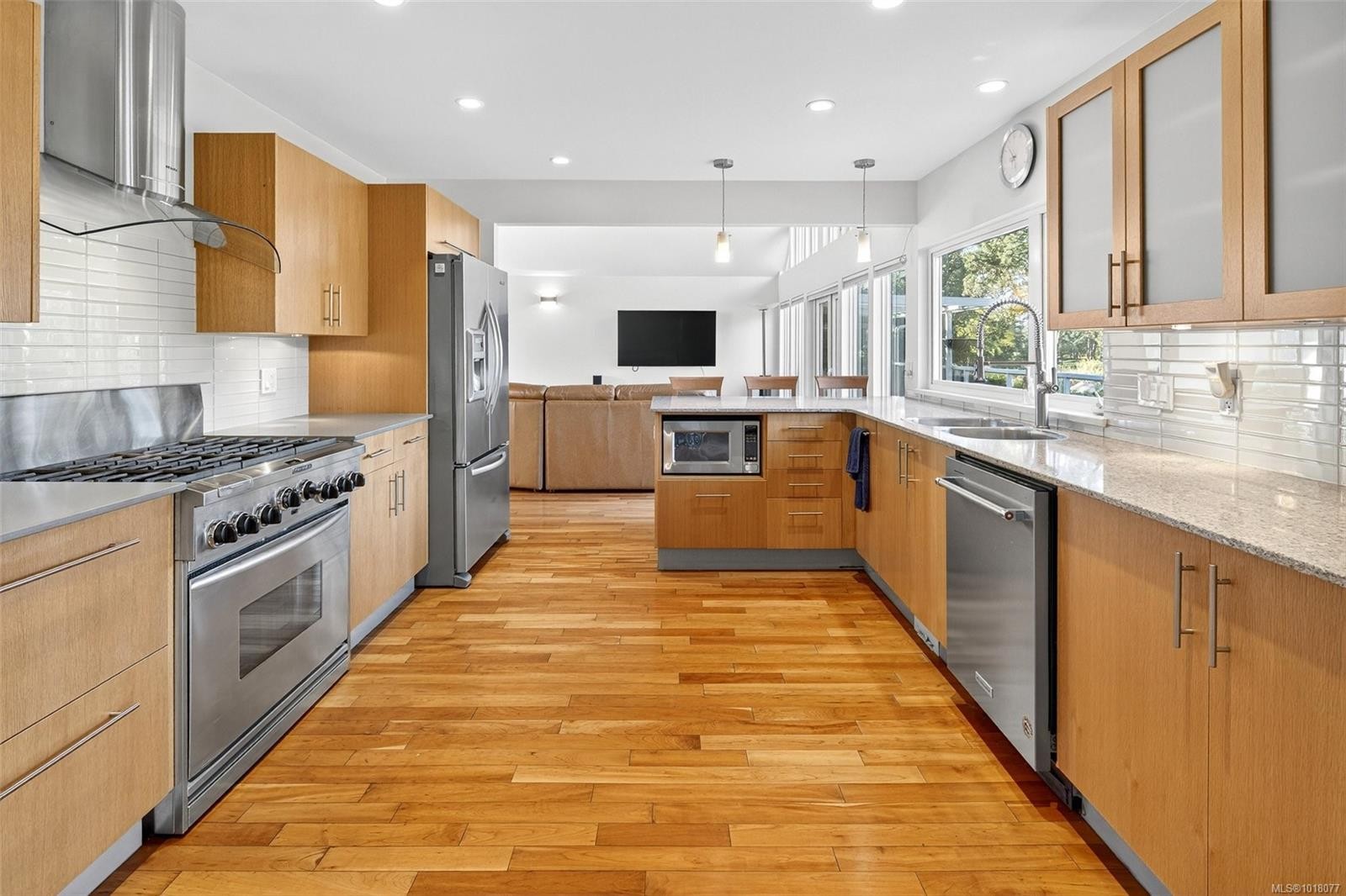 2200 Aldeane Ave, Colwood, BC