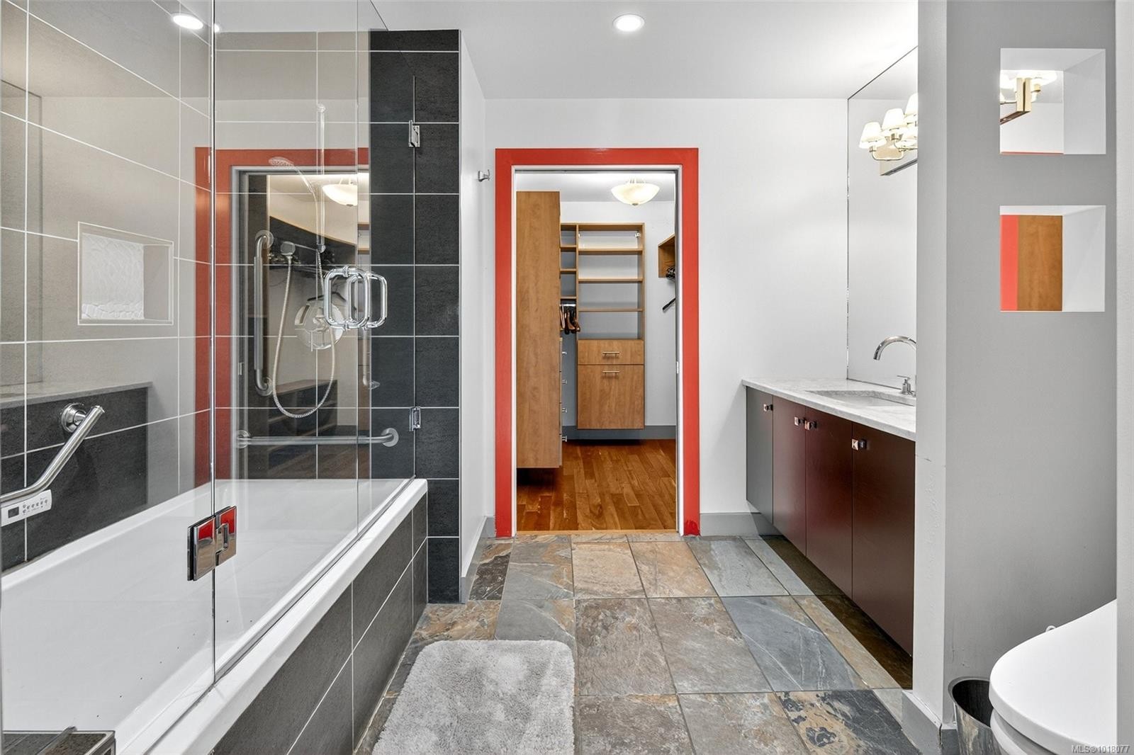 2200 Aldeane Ave, Colwood, BC